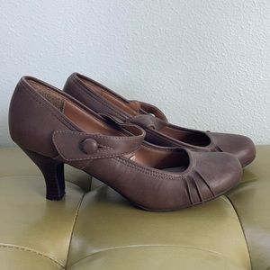 Xhilaration pumps tan